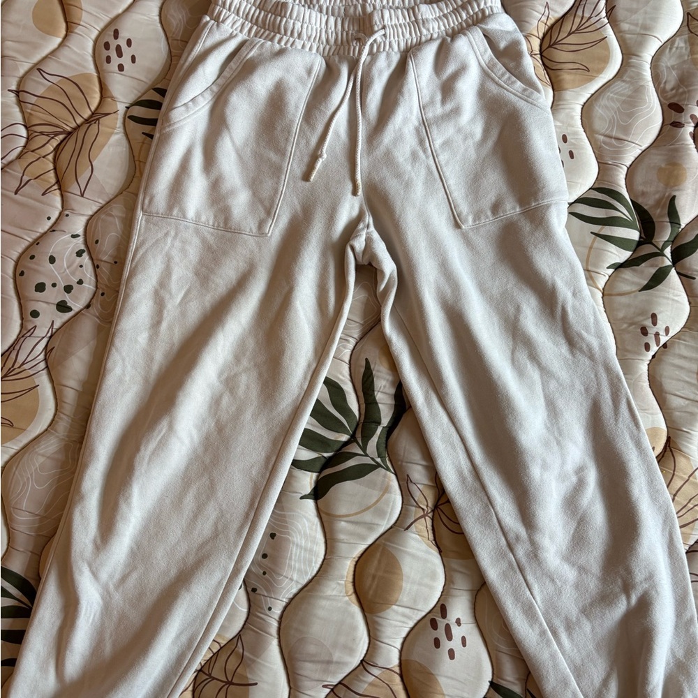 Universal Thread Beige Quilted Pants